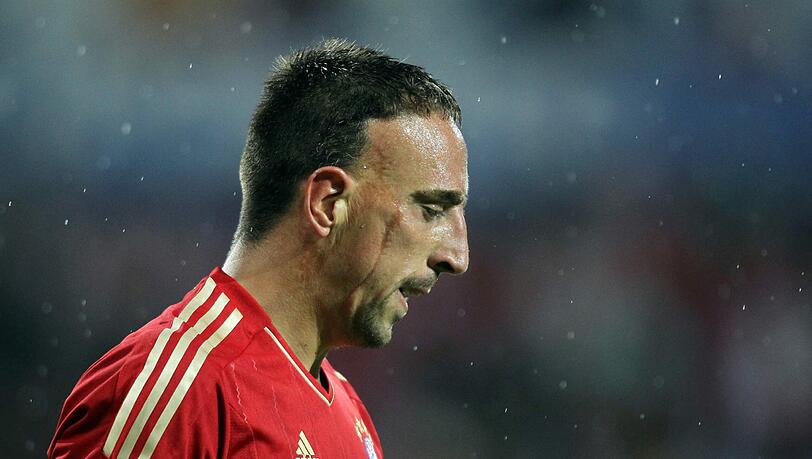 Franck Ribéry hat es im Training am Sonntagvormittag schwer erwischt. Franck Ribéry hat es im Training am Sonntagvormittag schwer erwischt.