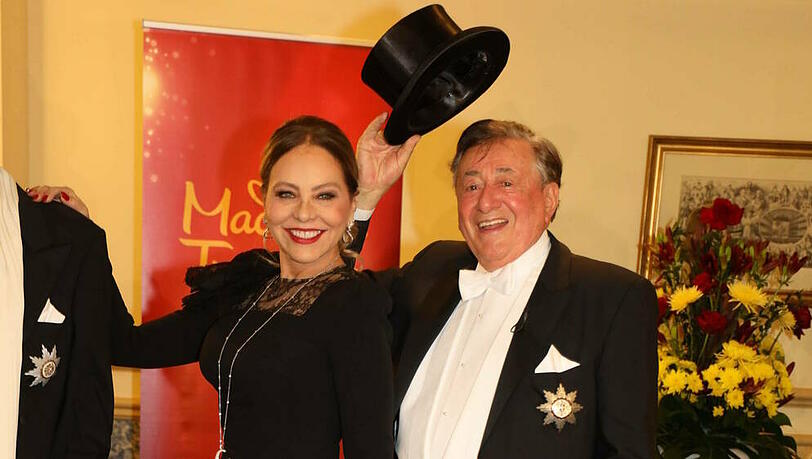Ornella Muti und Richard Lugner haben sich für den Wiener Opernball in Schaale geworfen.