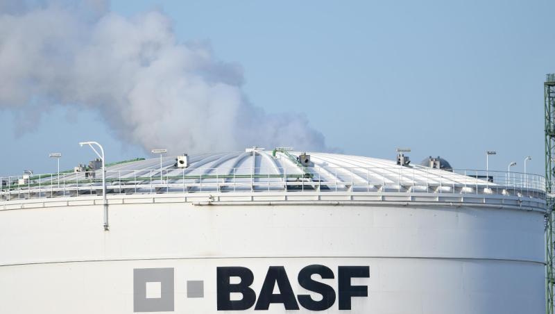 BASF rechnet vor allem im ersten und zweiten Quartal mit negativen Effekten durch das Coronavirus. BASF rechnet vor allem im ersten und zweiten Quartal mit negativen Effekten durch das Coronavirus.