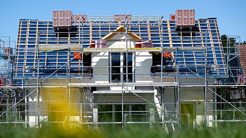Begehrtes Eigenheim: Die Immobilienpreise in Deutschland sind sieben Quartale in Folge gestiegen. (Archivbild)