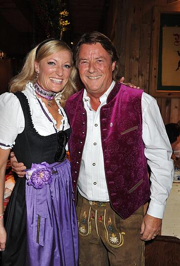 Georg Dingler, Chef von Radio Gong, und die Entertainerin Monika Gruber