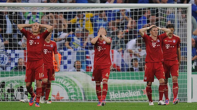 Tränen, Entsetzen, Verzweiflung. Die Bayern-Stars können nicht fassen, was geschehen ist.