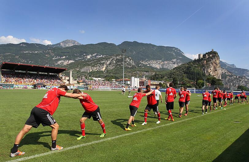 Die Bayern trainieren ein letztes Mal vor dem Testspiel gegen Brescia Calcio.