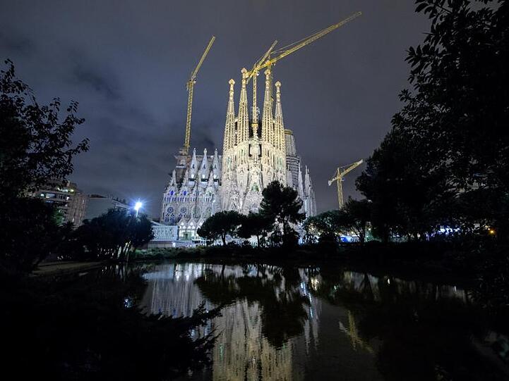 Die Sagrada Familia soll tatsächlich 2026 fertig sein.