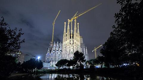 Die Sagrada Familia soll tatsächlich 2026 fertig sein.