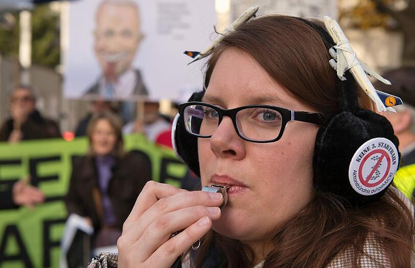 &bdquo;Jetzt is a mal a Ruh &ndash; CSU!&ldquo; Die Bilder von der Demo vor der CSU-Zentrale