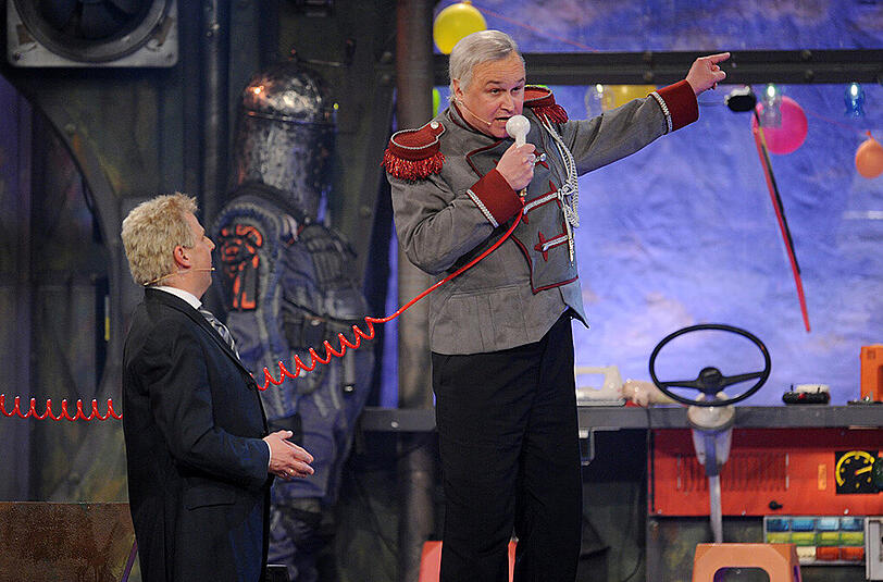 Christoph Zrenner (r) als Horst Seehofer und der Schauspieler Gerhard Wittmann als Dieter Reiter beim Singspiel auf dem Nockherberg 2015.