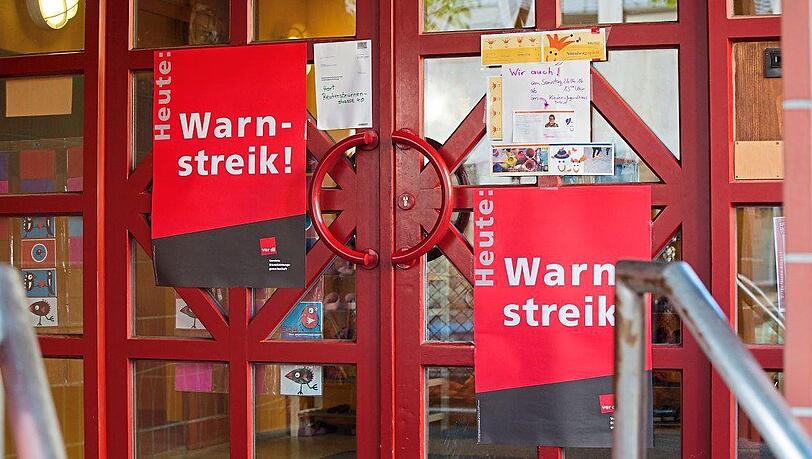 Ärgerliches Bild für Eltern: Am Donnerstag bleiben viele Kitas zu. Ärgerliches Bild für Eltern: Am Donnerstag bleiben viele Kitas zu.