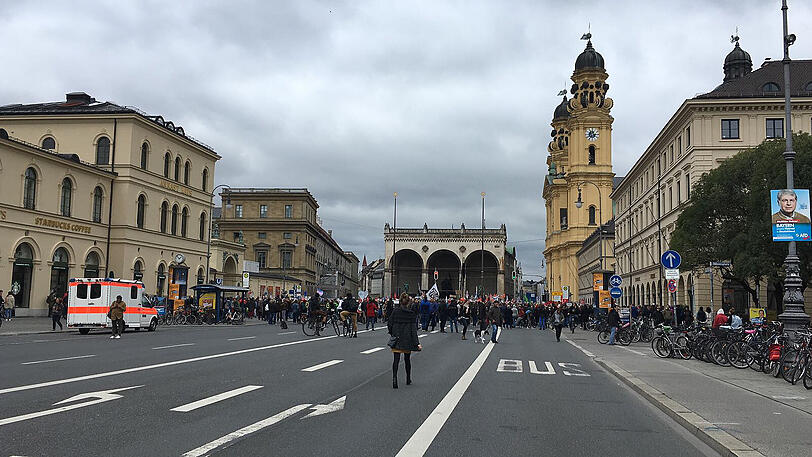 Eindrücke von der Demonstration "Jetzt gilt's" am Odeonsplatz in München.