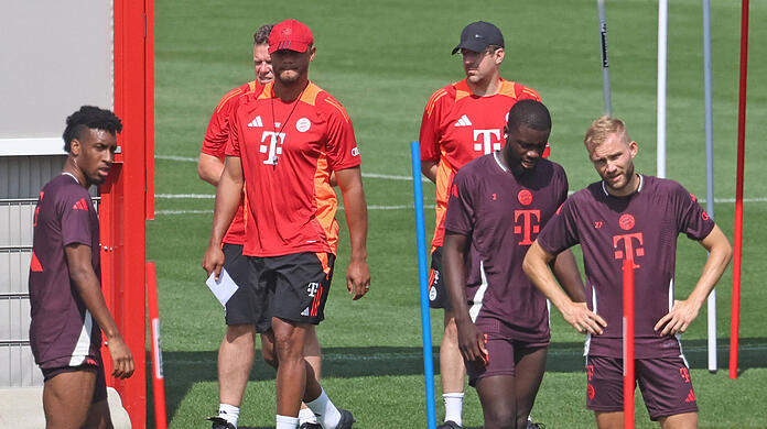Stellt das Spiel des FC Bayern um: Cheftrainer Vincent Kompany.