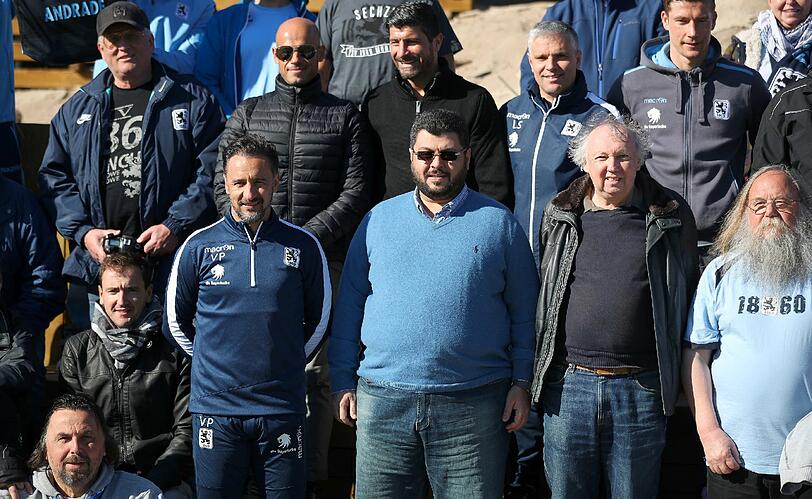 Am Montagmittag kam Löwen-Investor Hasan Ismaik im Trainingslager des TSV 1860 an und sprach zuerst mit Fans und Trainer Vitor Pereira. Die Bilder vom Besuch.