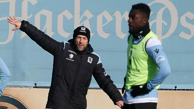 Auf Sparkurs: Günther Gorenzel (l.) mit Leih-Löwe Prince Osei Owusu.