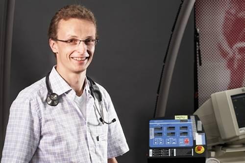 Warnt: Dr. Johannes Scherr