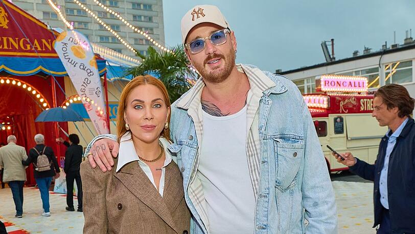 Tara Tabitha und Dennis Lodi laden nach Wien.