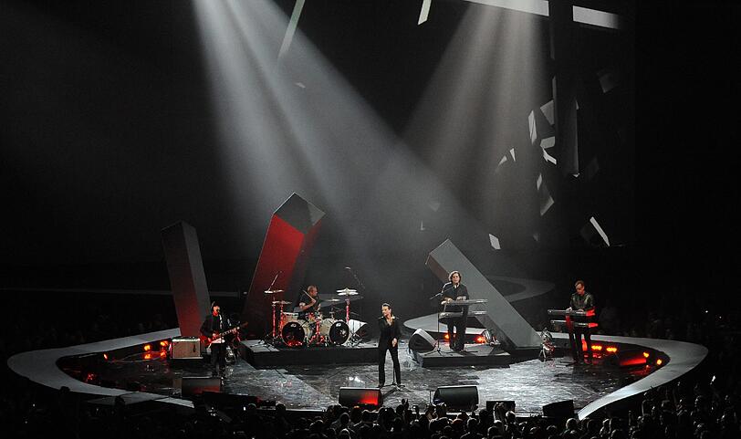 31- Jahre zusammen und immer noch hochexplosiv. Die Band Depeche Mode, die mit ihrem Synthie-Pop die Musik nachhaltig geprägt haben, kommt im Juni nach München. Die Bilder von vergangenen Konzerten und Aktionen.