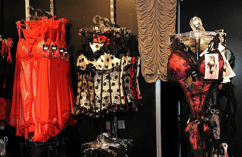 Auch sexy Dessous und High-Heels können die Besucher auf der Erotikmesse "Eros und Amore" in München bestaunen und kaufen.