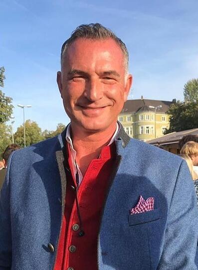 Der neue Wirt Thomas Frank.