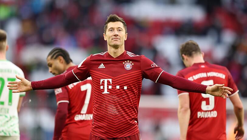 Schon wieder bei 28 Bundesliga-Toren in dieser Saison, insgesamt hat er in 32 Pflichtspielen 39 Mal getroffen: Robert Lewandowski, die personifizierte Lebensversicherung des FC Bayern.