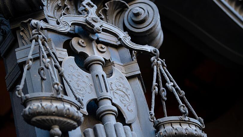 Prozessbegleitung soll es f&uuml;r alle Opfer schwerer Straftaten geben. (Symbolbild)