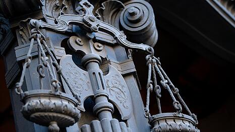 Prozessbegleitung soll es f&uuml;r alle Opfer schwerer Straftaten geben. (Symbolbild)