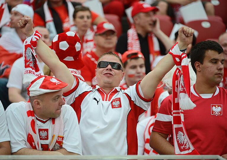 Schrill, bunt, Fußball: Das sind die besten Fan-Kostüme zur EM 2012! Zum Durchklicken!