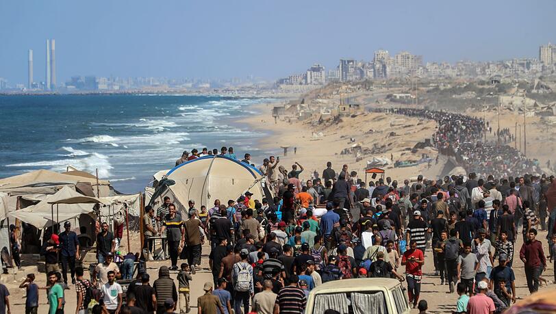 Im Gazastreifen schweigen seit Freitagmittag die Waffen.