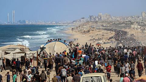 Im Gazastreifen schweigen seit Freitagmittag die Waffen.