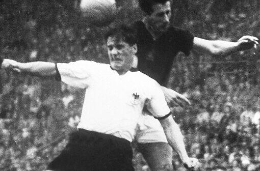 Fußball-Deutschland trauert um den 1954er Weltmeister Ottmar Walter. Walter starb am 16.06.2013 im Alter von 89 Jahren.