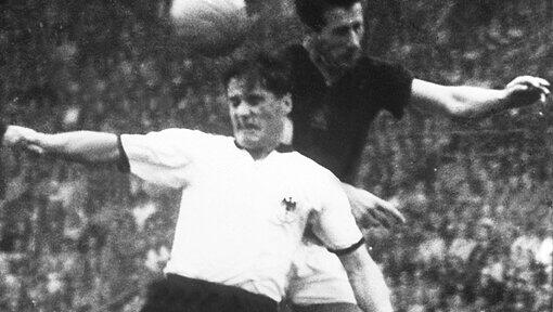 Fußball-Deutschland trauert um den 1954er Weltmeister Ottmar Walter. Walter starb am 16.06.2013 im Alter von 89 Jahren.