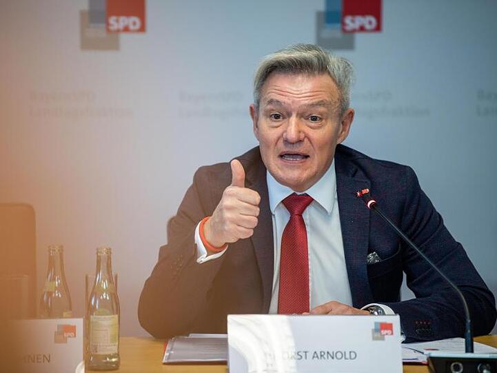 Horst Arnold, Fraktionsvorsitzender der BayernSPD im Landtag, nimmt im Landtag zum Auftakt der SPD Winterklausur an einer Pressekonferenz teil. Foto: Lino Mirgeler/dpa/Archivbild