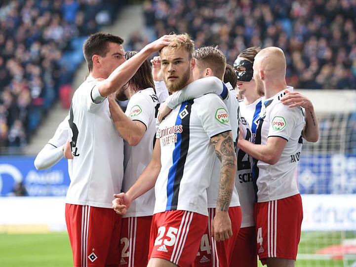 Der Hamburger SV beendete gegen Regensburg seine kleine Krise.