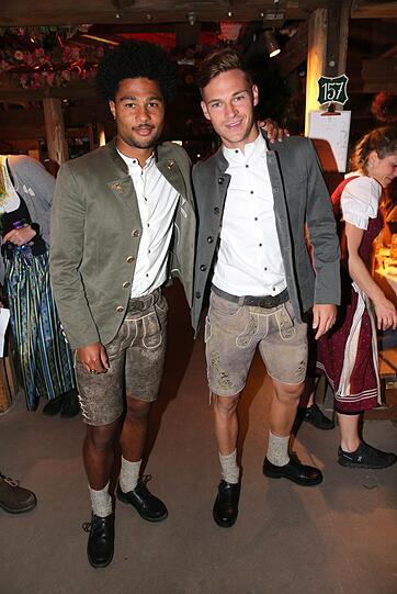 Serge Gnabry (l.) und Joshua Kimmich.