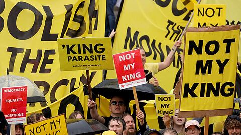 In Großbritannien gibt es nicht nur Monarchie-Fans: "Not my king" ist das Motto einer Protestaktion am Tag der Krönung.