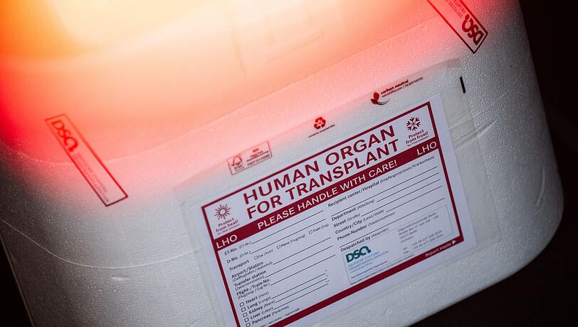 Die Zahl der Organspender in Bayern ist leicht rückläufig. (Symbolbild) Die Zahl der Organspender in Bayern ist leicht rückläufig. (Symbolbild)