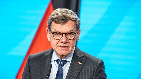 Nach der ersten erfolgreichen R&uuml;ckholung im Nahen Osten gestrandeter Deutscher zeigt sich Au&szlig;enminister Johann Wadephul (CDU) optimistisch.