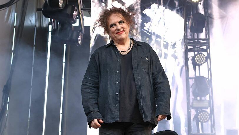 The-Cure-S&auml;nger Robert Smith kritisiert die bevorstehende Halbzeitshow bei der Fu&szlig;ball-WM.