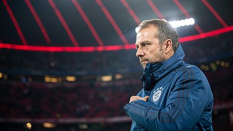 Arbeitet der FC Bayern bis zum Saisonende mit Hansi Flick zusammen? Am kommenden Wochenende soll es eine Entscheidung geben.