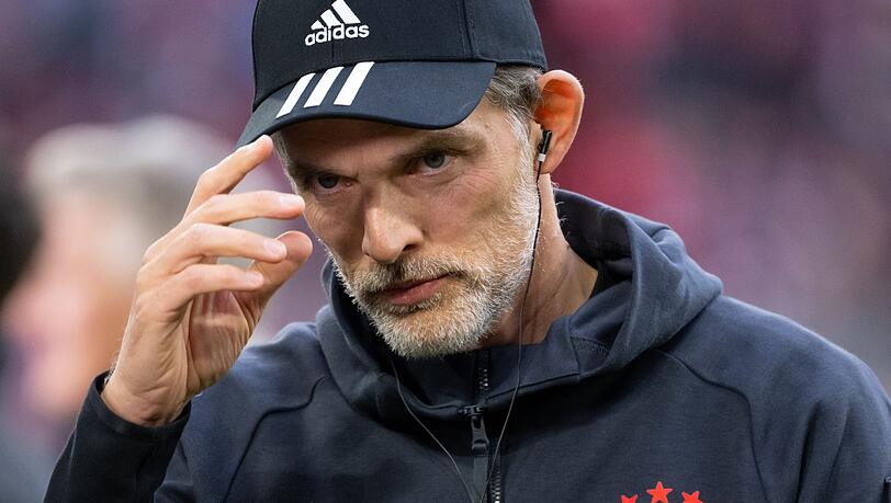 Trainer Thomas Tuchel von München kommt vor dem Spiel in das Stadion.