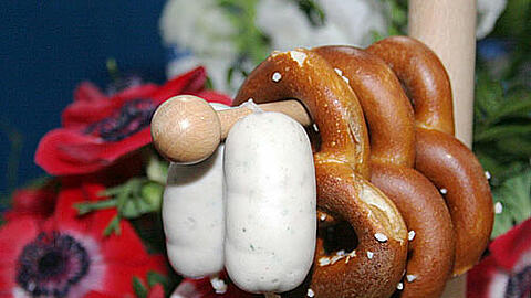 Nur Fleisch oder Fisch, bitte. Viele Kunden meiden wegen EHEC Gemüse und greifen lieber zu Weißwurst oder einer deftigen Schlachtplatte mit Kraut und Senf.