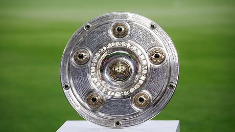 In der Bundesliga naht die Entscheidung, wer die Meisterschale gewinnen wird.