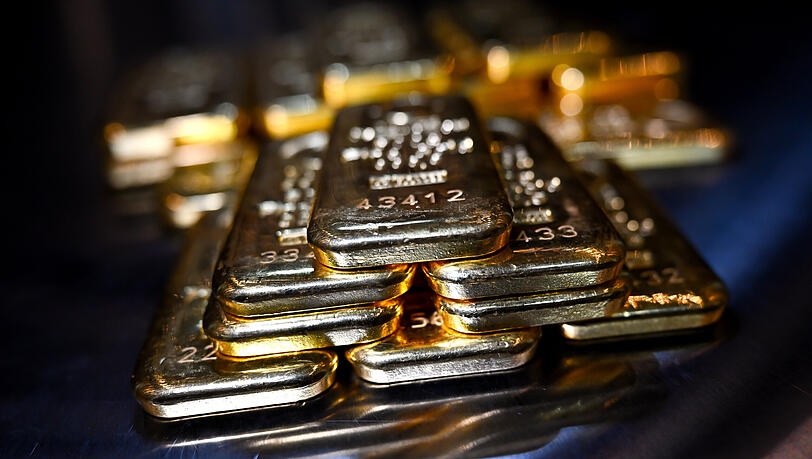 F&uuml;nf Kilo in Goldbarren und Goldm&uuml;nzen hat die Frau im Gesamtwert von 800.000 Euro &uuml;bergeben. (Symbolbild)