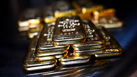 F&uuml;nf Kilo in Goldbarren und Goldm&uuml;nzen hat die Frau im Gesamtwert von 800.000 Euro &uuml;bergeben. (Symbolbild)