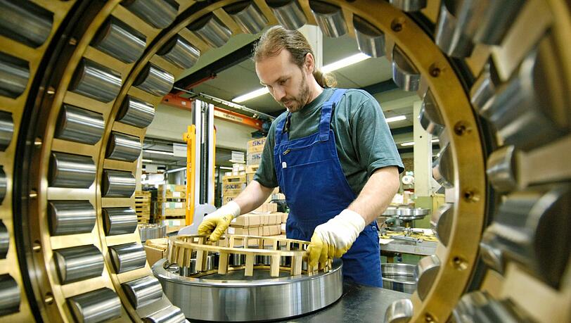 Die Industrie ist der Wirtschaftsmotor Bayerns. Die Industrie ist der Wirtschaftsmotor Bayerns.