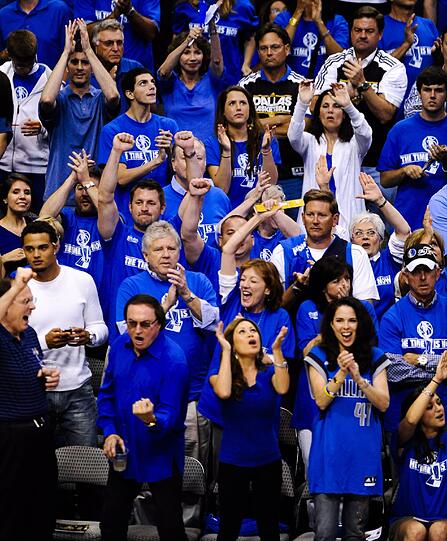 Dirk Nowitzki und seine Dallas Mavericks gleichen in der NBA-Finals-Serie zum 2:2 aus.