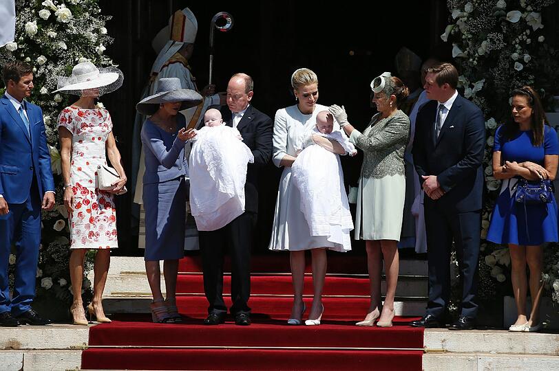 Fürst Albert und Fürstin Charlene von Monaco feiern die Taufe ihrer Zwillinge Gabriella und Jacques.