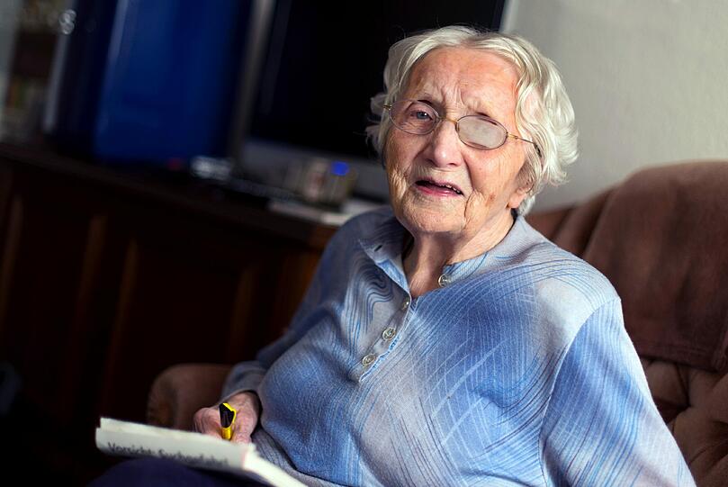 Hildegard M. ist 103 Jahre alt. Und sie ist keine Seltenheit mehr: Im Jahr 2014 waren laut Statistischem Bundesamt 16 860 Menschen mindestens 100 Jahre alt.