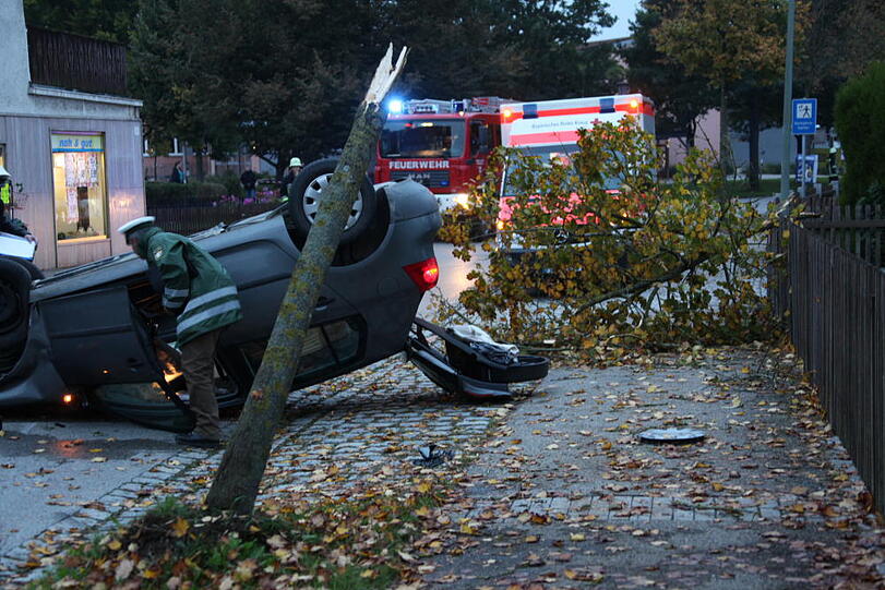 Bilder vom Unfall in Obertaufkirchen.
