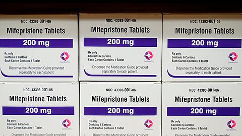 Das Abtreibungsmedikament Mifepriston darf in den USA vorerst weiterverwendet werden - mit großen Einschränkungen.