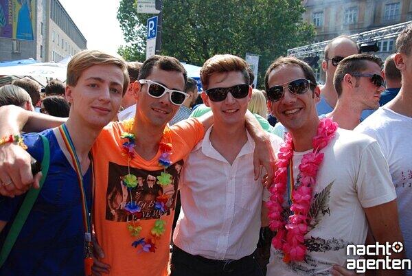 So schrill wird der CSD 2013 in der Münchner Innenstadt gefeiert. Noch mehr Partyfotos unter:  www.nachtagenten.de