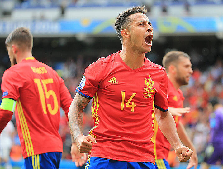 Thiago ist ohne den verletzten Javi Martínez zur spanischen Nationalmannschaft gereist.